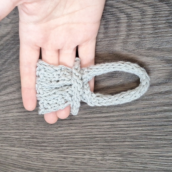 Handknit Kitchen Towel Loop - Picture 2 of 5